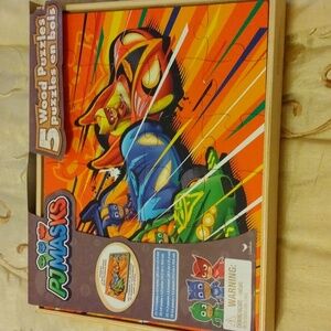 Disney PJ MASKS 5 Wood Puzzles in a handy storage box
